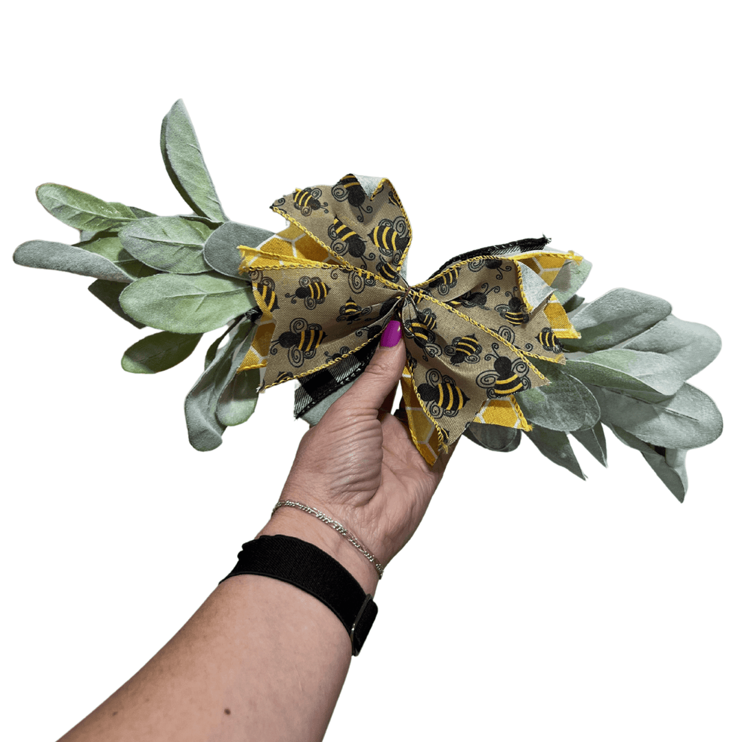 14" Wreath Bee Theme Floral Accent | Bulk Buy