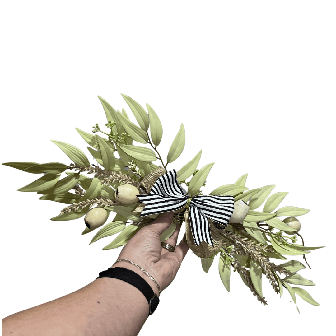14" Wreath Farmhouse Floral Accent | Bulk Buy