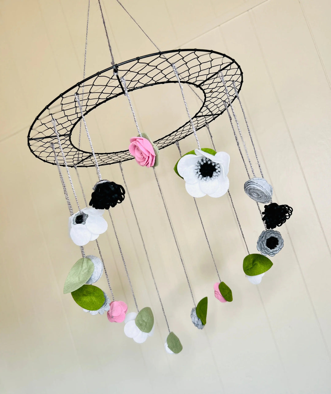 Bloom Your Own Way | Felt Flower Wreath | DIY Felt Flowers